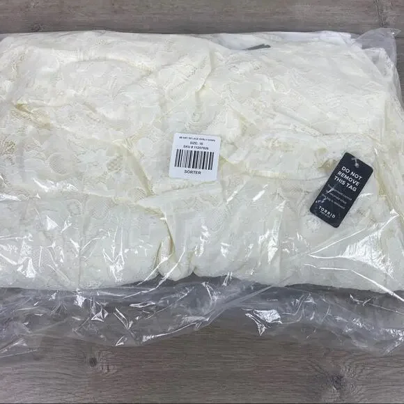 Torrid Ivory Lace Capelet Wedding Dress Sz.16 NWT - Picture 6 of 9